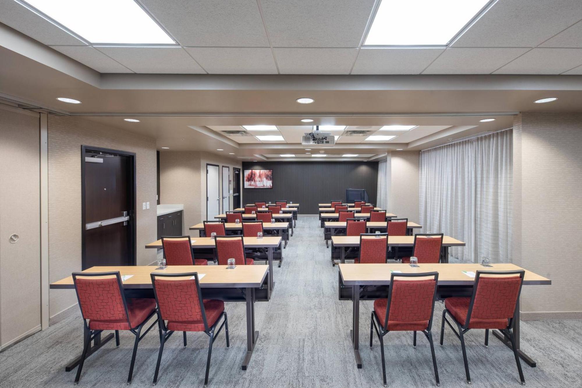 Courtyard By Marriott Baton Rouge Downtown Hotel Exterior photo
